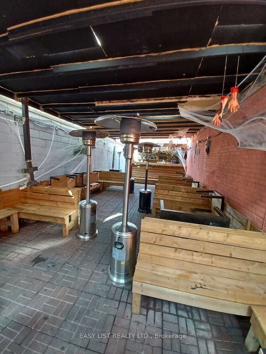 512 Queen Street W thumbnail 10
