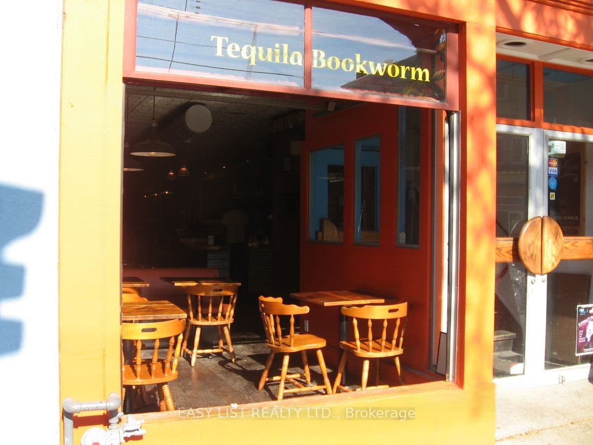 512 Queen Street W thumbnail 3