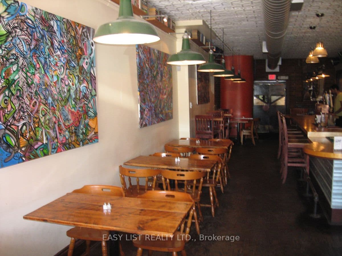 512 Queen Street W thumbnail 9