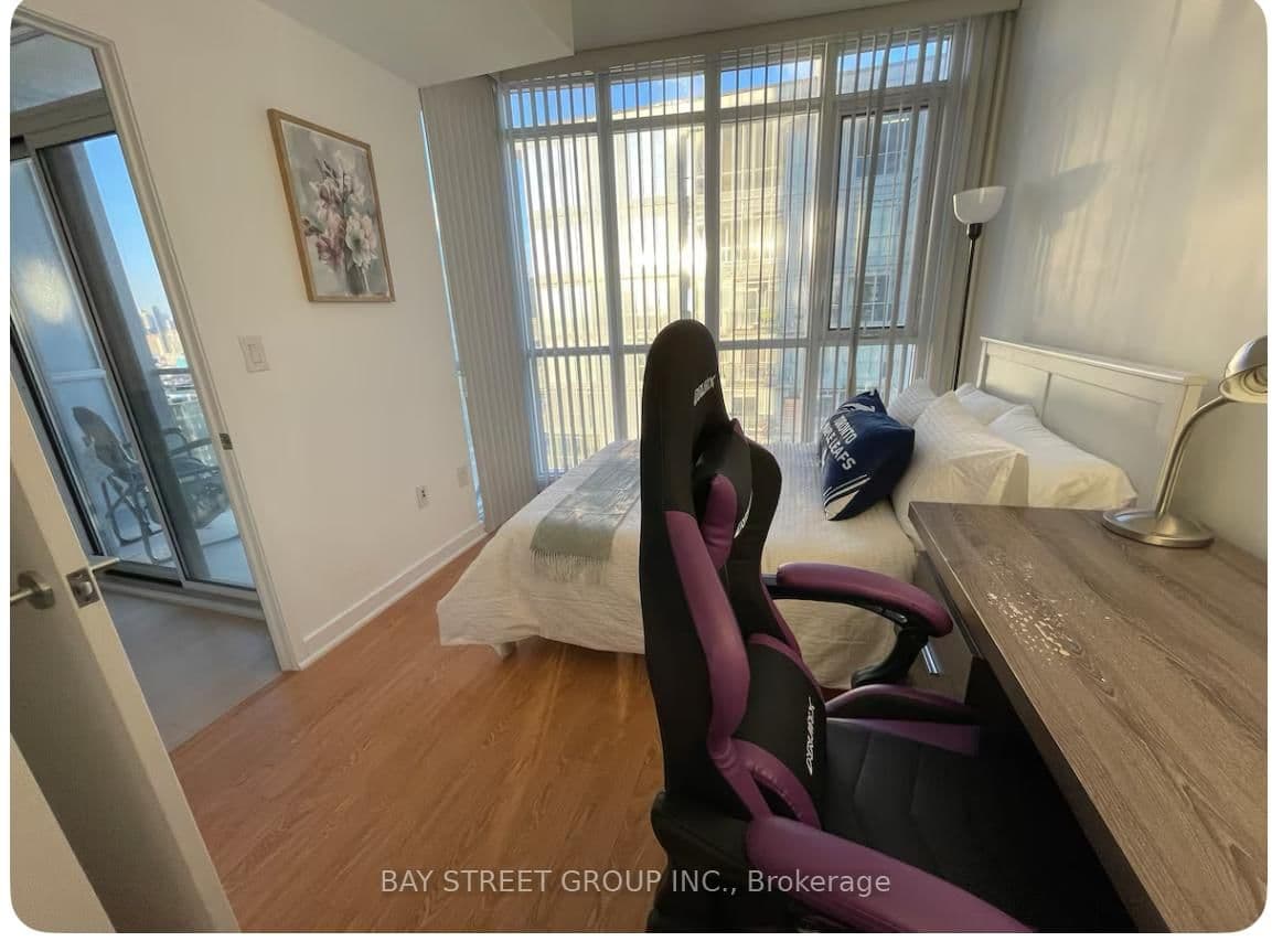 21 Iceboat Terrace, Unit 4303 thumbnail 9
