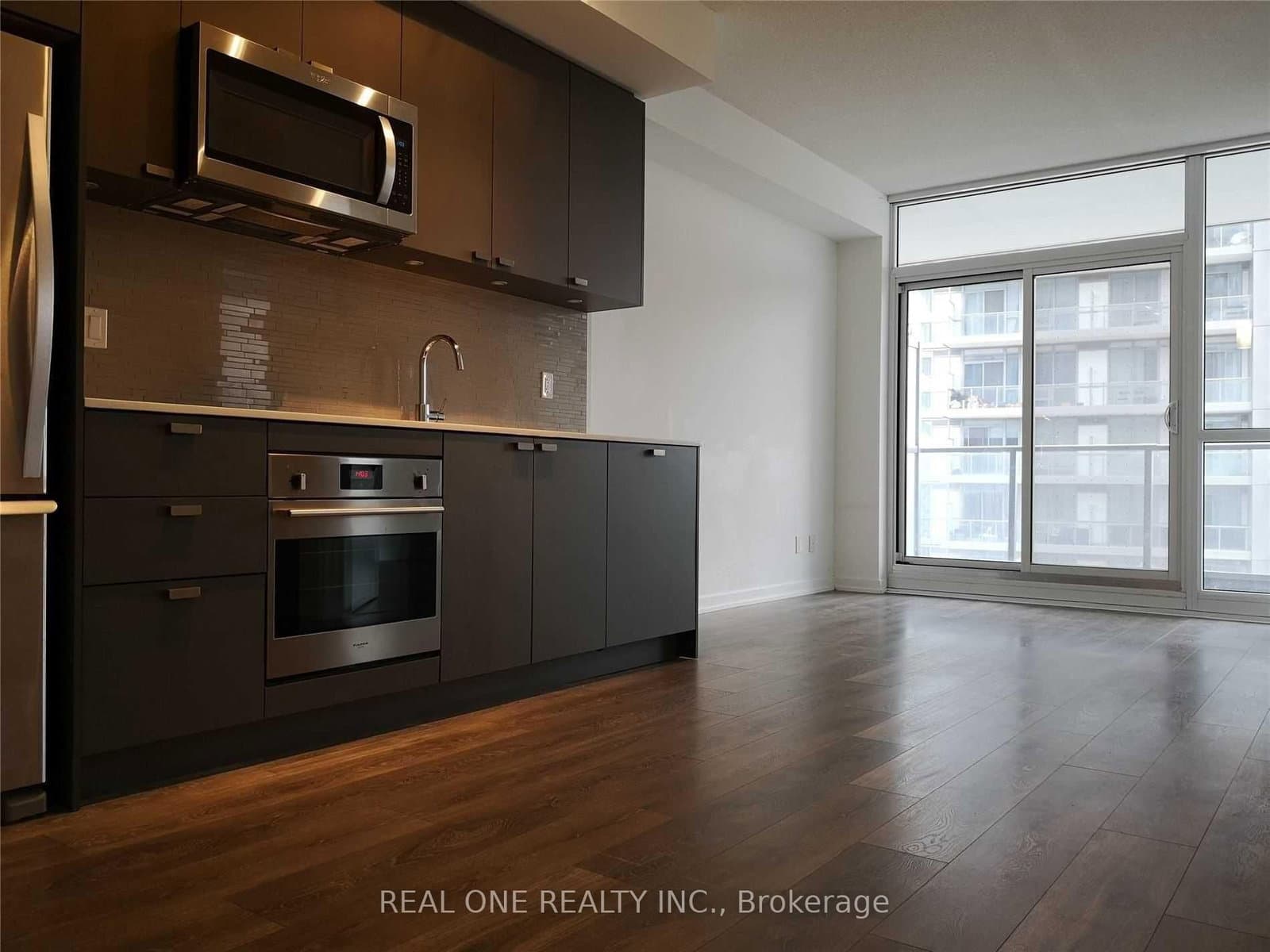 56 56 Forest Manor Road, Unit 1 thumbnail 4