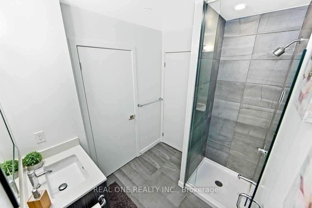 56 56 Forest Manor Road, Unit 1 thumbnail 8