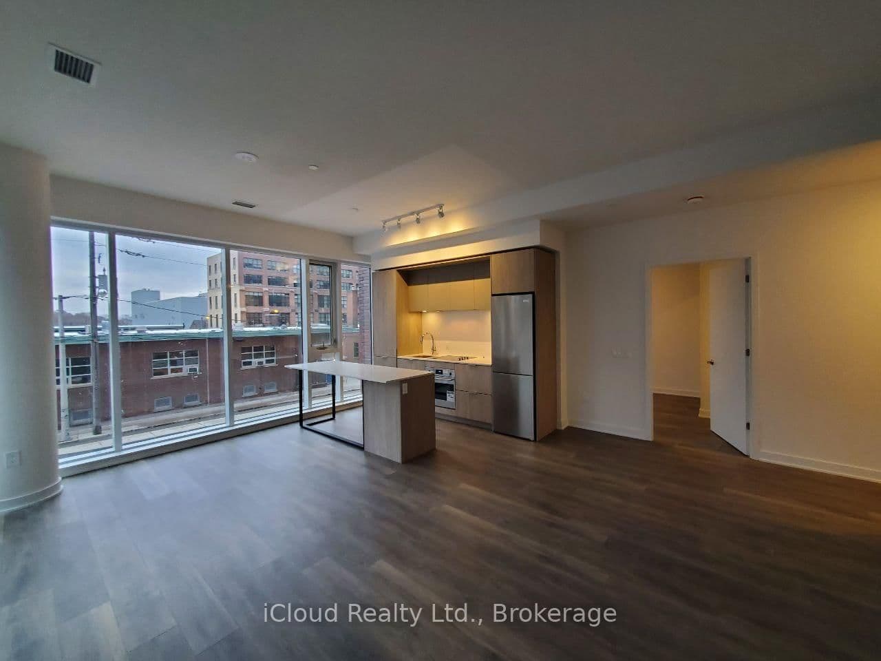 130 River Street, Unit 203 thumbnail 2