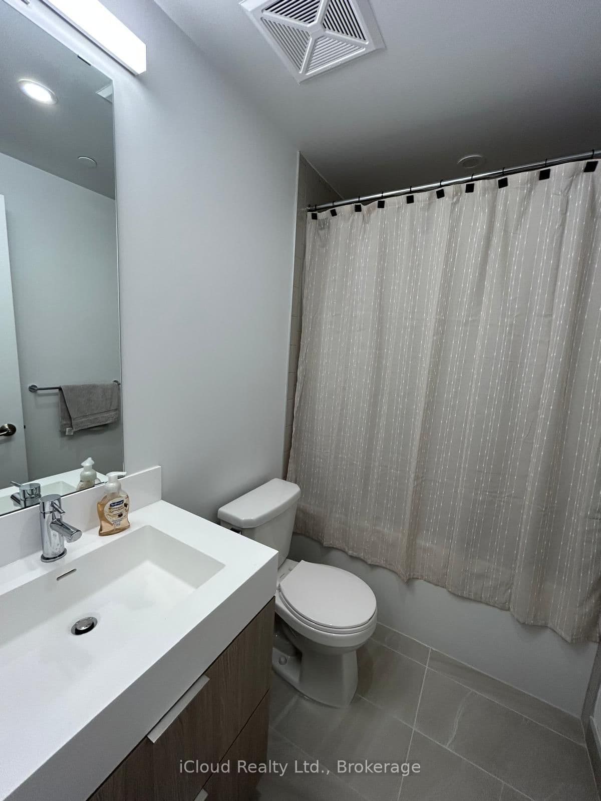 130 River Street, Unit 203 thumbnail 9