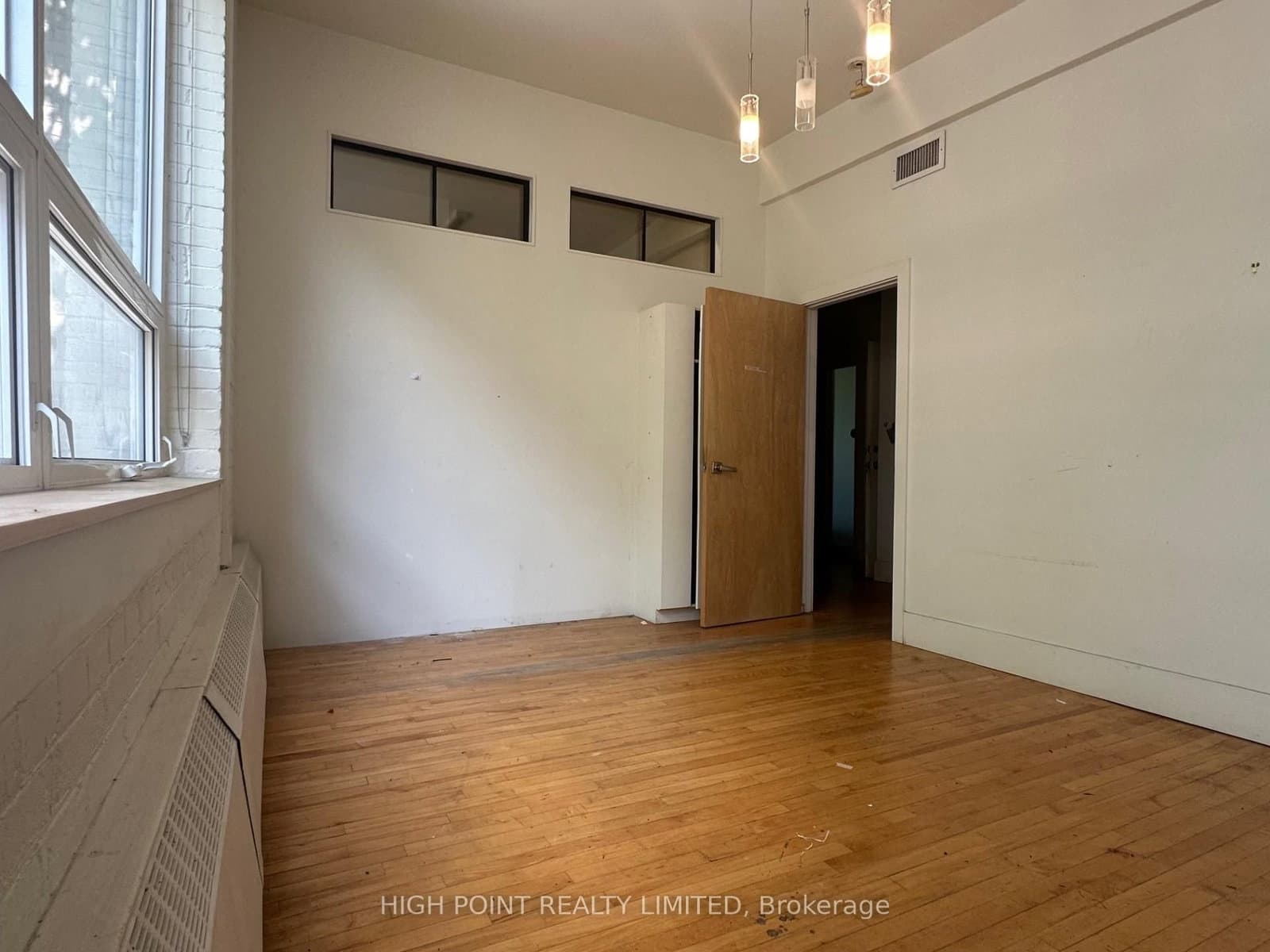 12 Birch Avenue, Unit 207 thumbnail 8