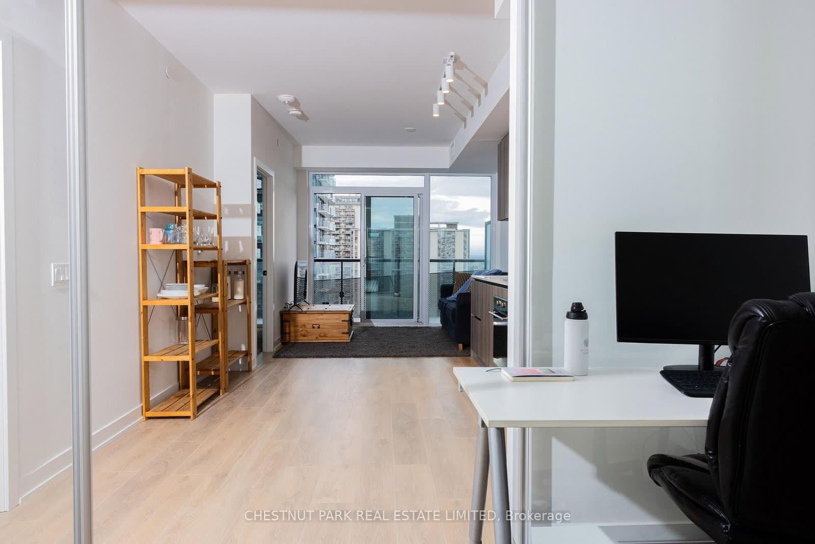 117 Broadway Avenue, Unit 1807 thumbnail 4