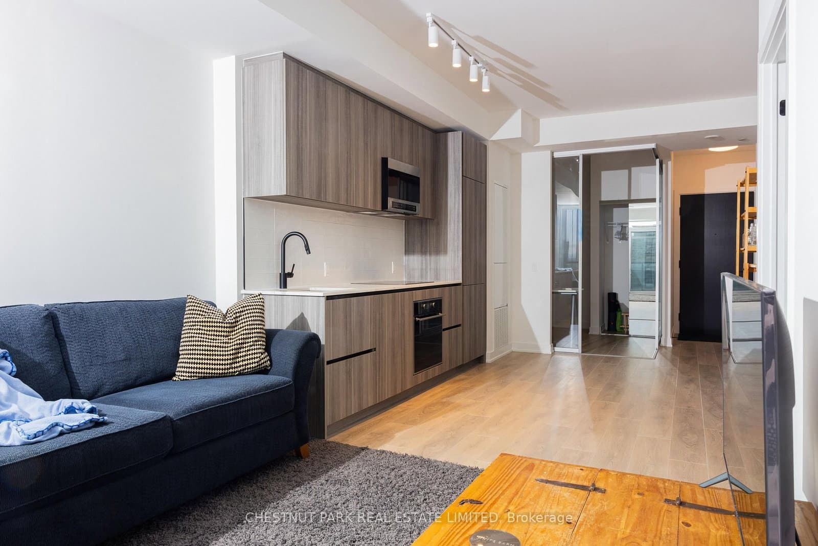 117 Broadway Avenue, Unit 1807 thumbnail 7