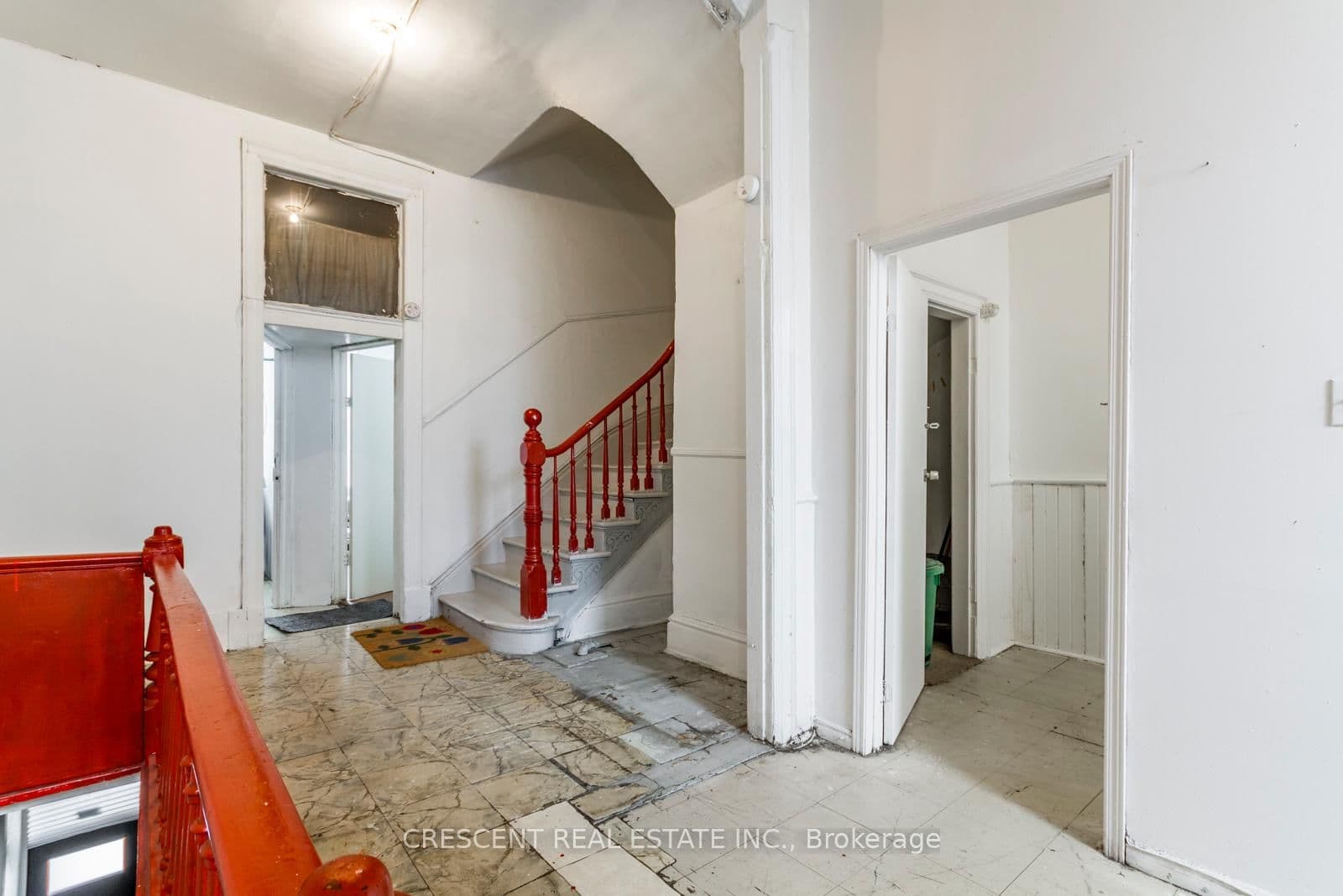 414 Queen Street W thumbnail 3