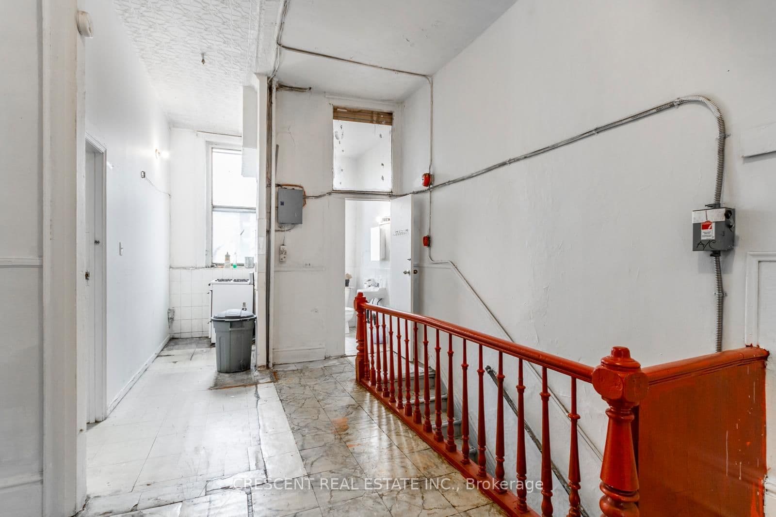 414 Queen Street W thumbnail 6