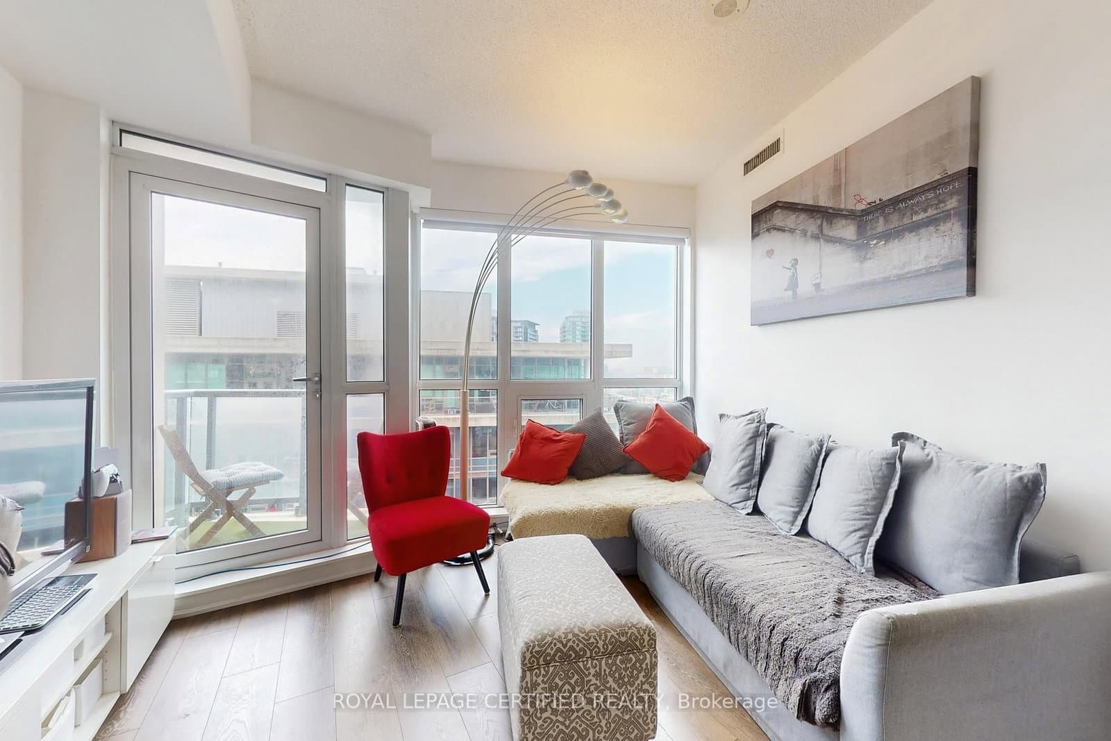 51 East Liberty Street, Unit 2003 thumbnail 14