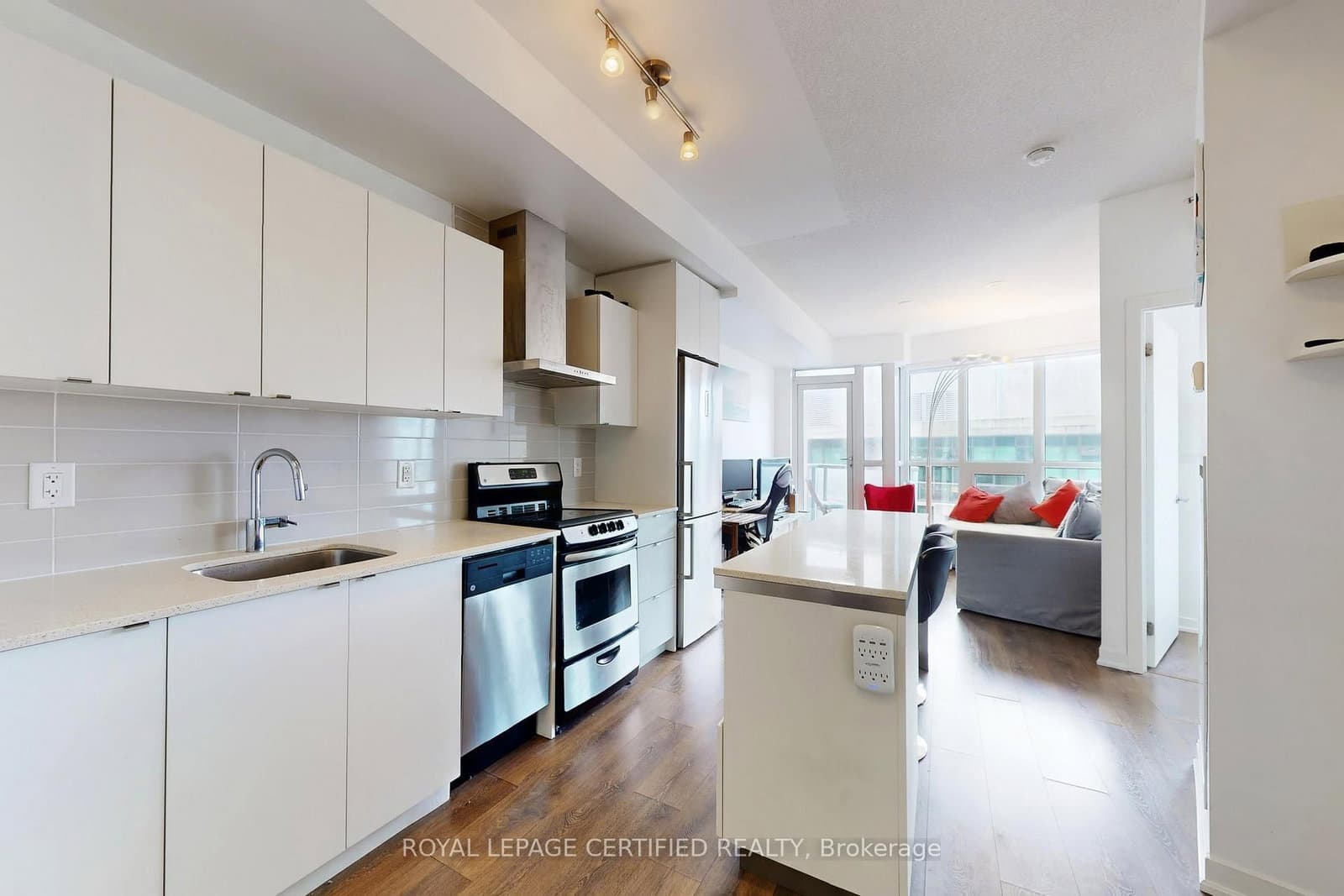 51 East Liberty Street, Unit 2003 thumbnail 17