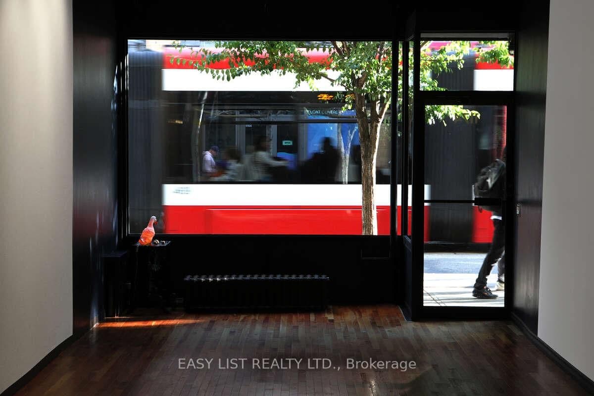 1174 Queen Street W thumbnail 5