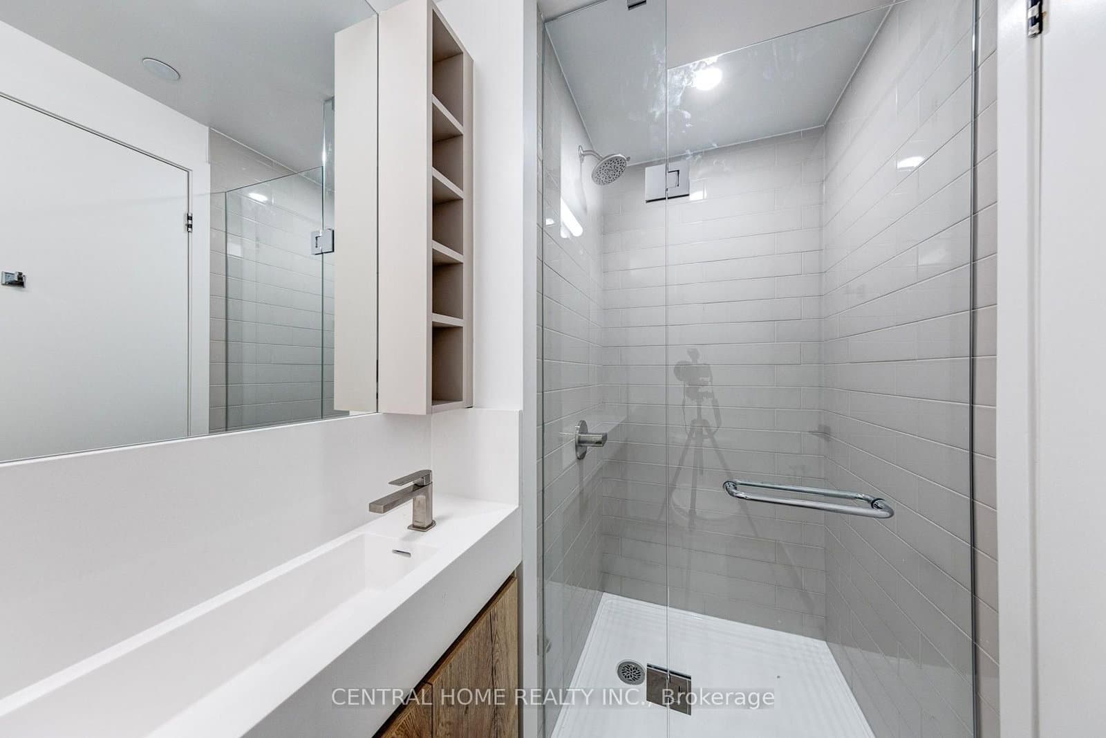 319 Jarvis Street, Unit 1906 thumbnail 16