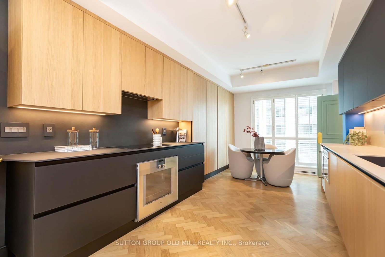 38 Avenue Road, Unit 700 thumbnail 18