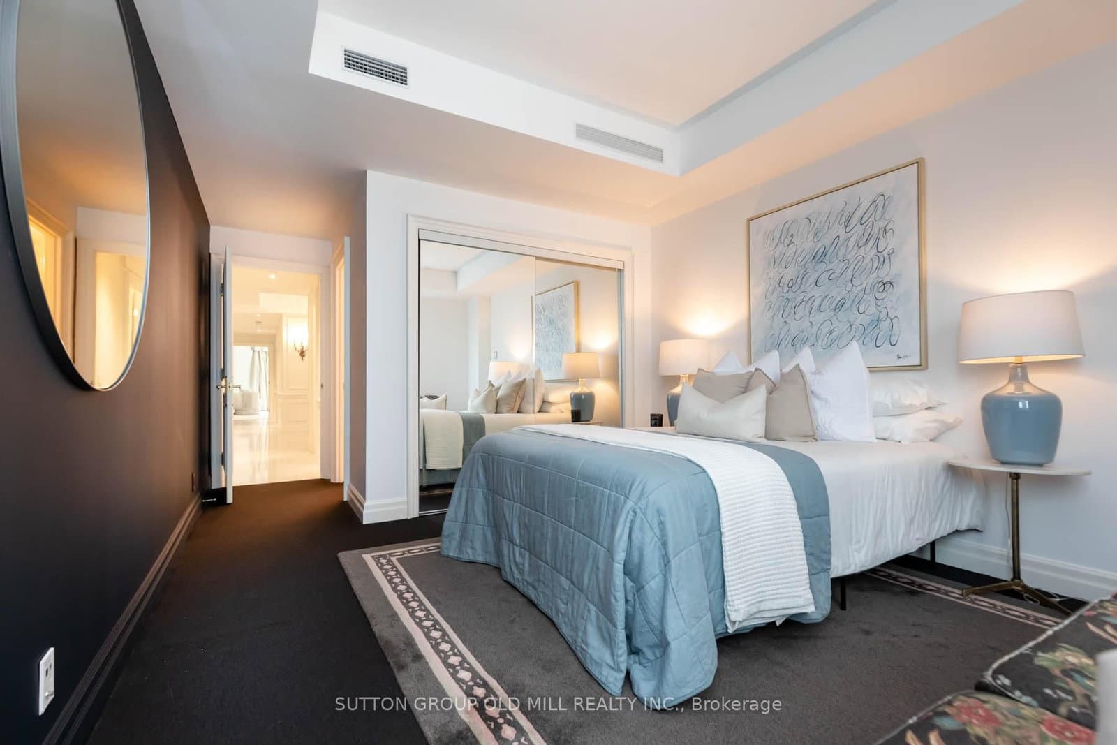 38 Avenue Road, Unit 700 thumbnail 32