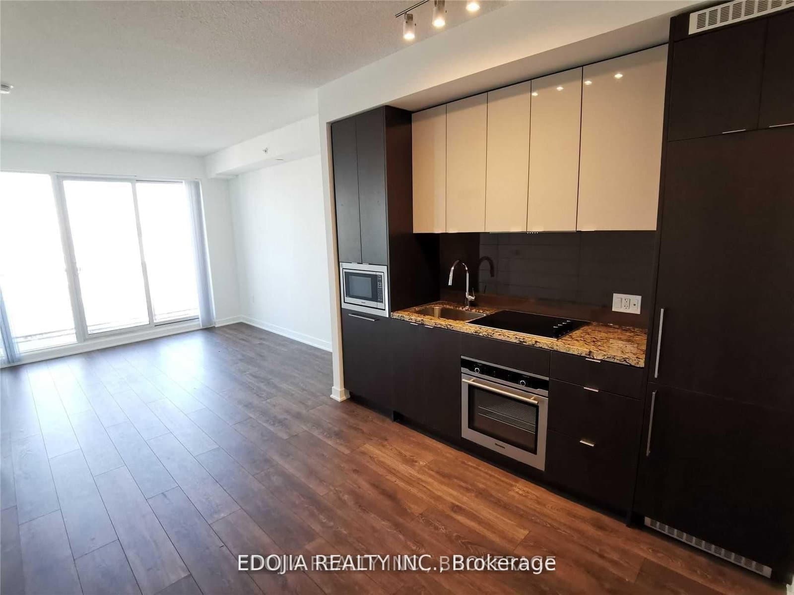 125 Blue Jays Way, Unit 4706 thumbnail 3