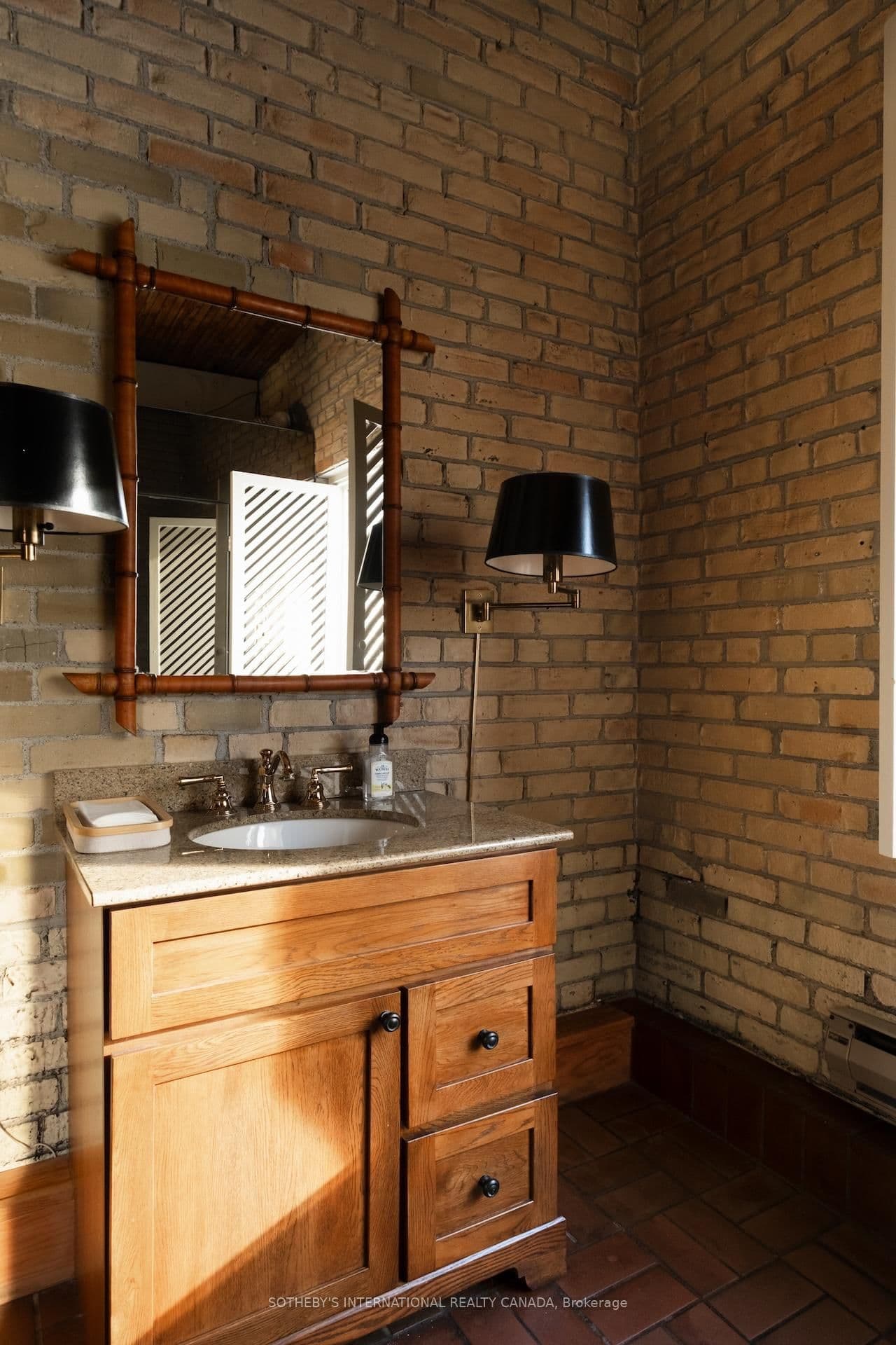 18 Gloucester Lane thumbnail 18
