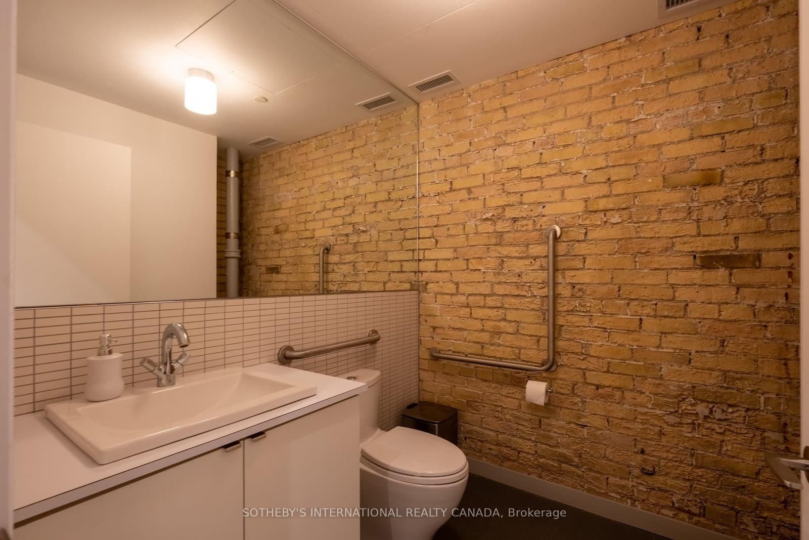 18 Gloucester Lane thumbnail 33