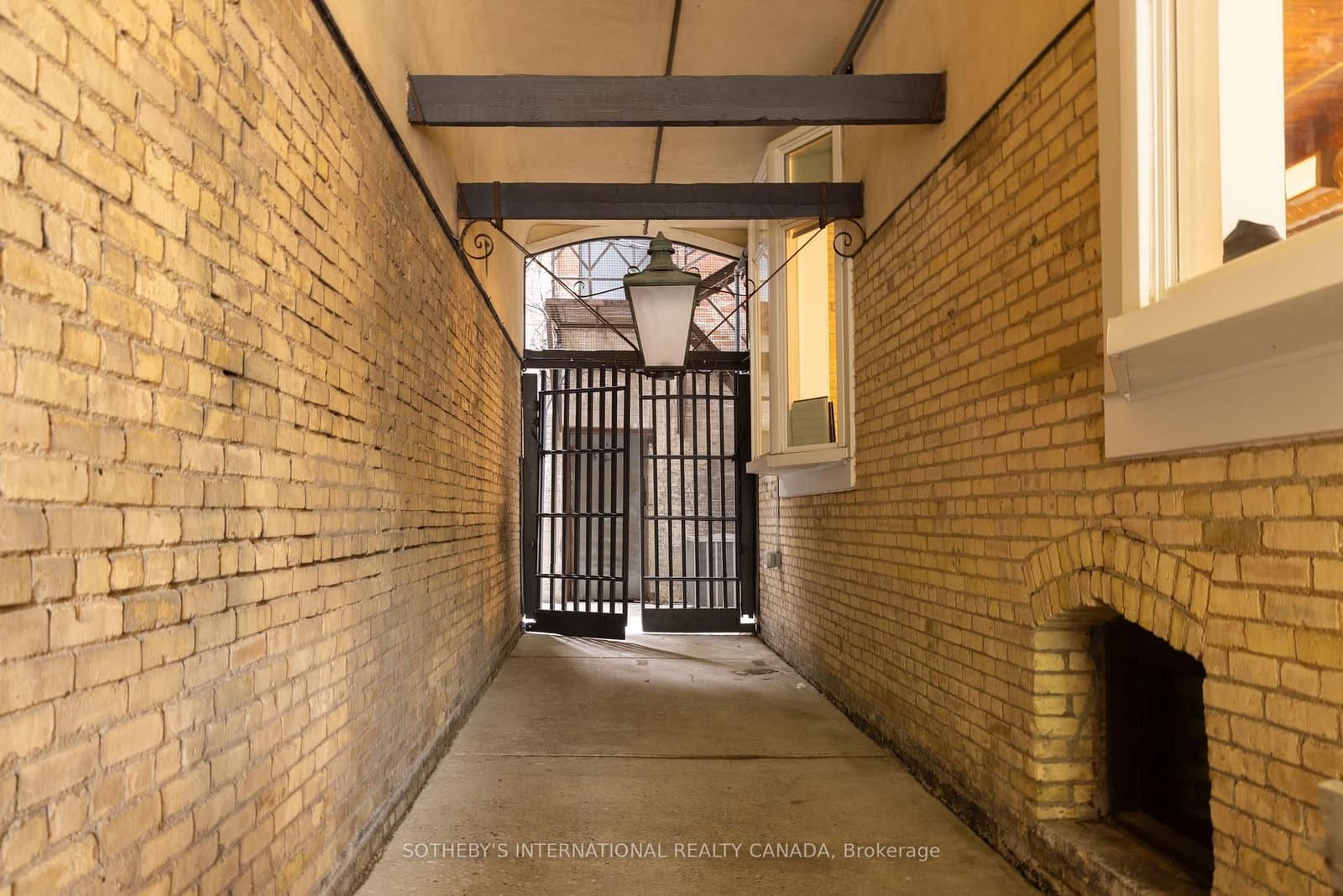 18 Gloucester Lane thumbnail 49