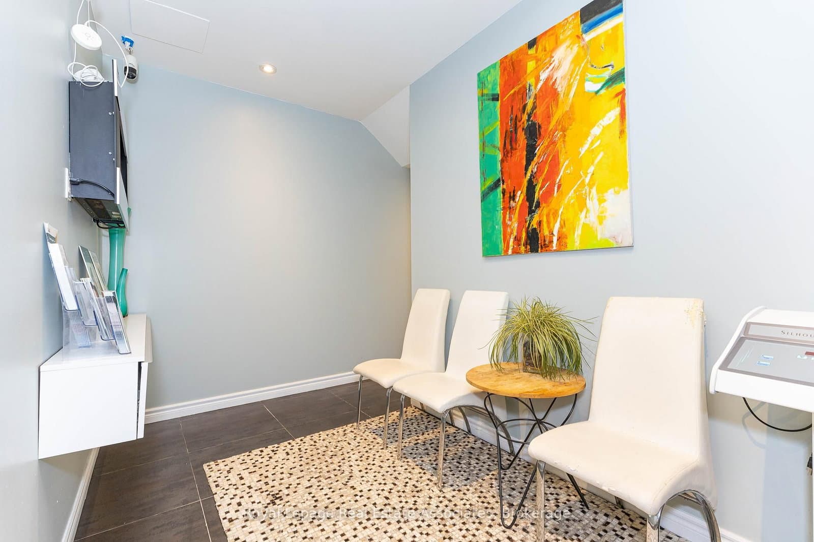 390 Bloor Street W thumbnail 12