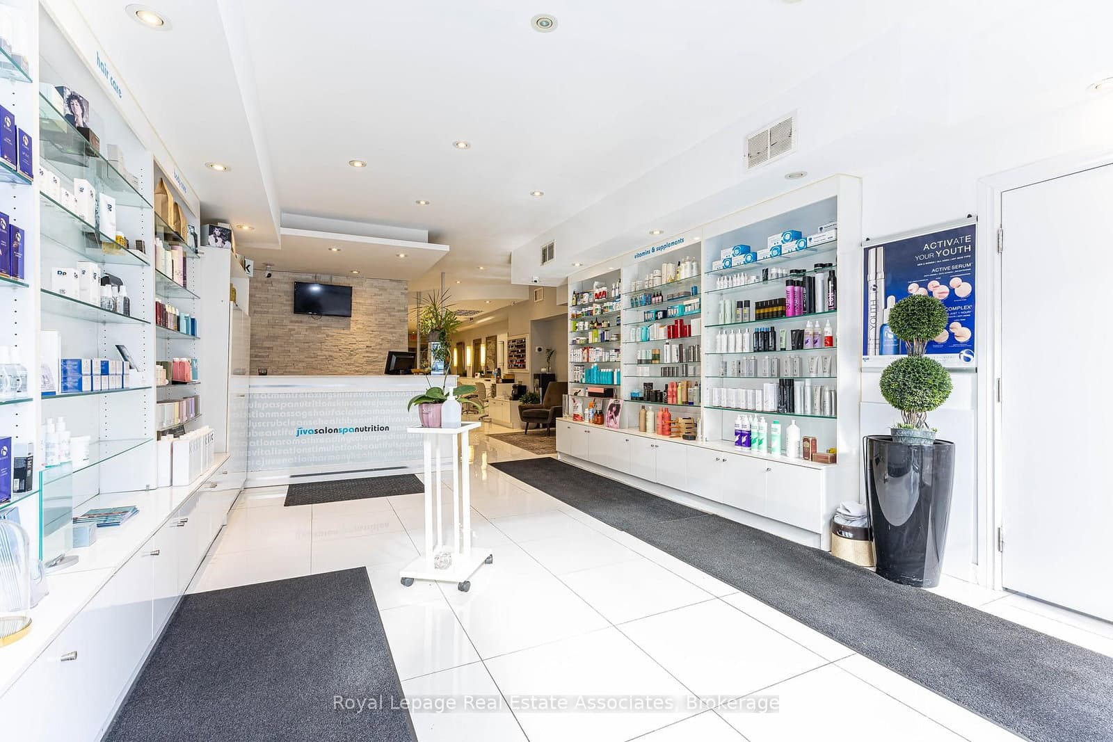 390 Bloor Street W thumbnail 16