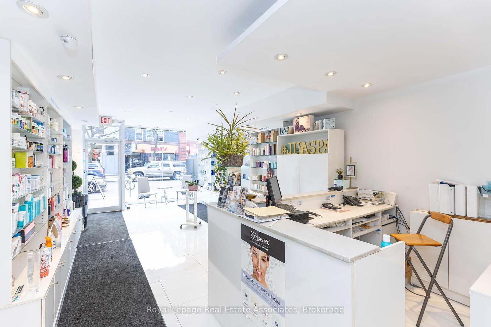 390 Bloor Street W thumbnail 18
