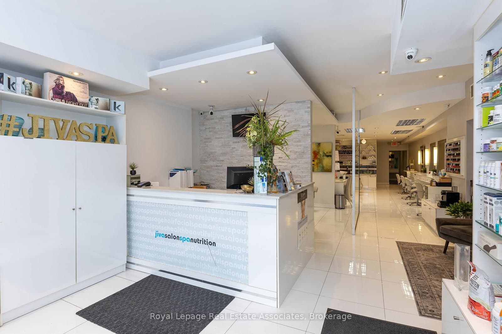 390 Bloor Street W thumbnail 19