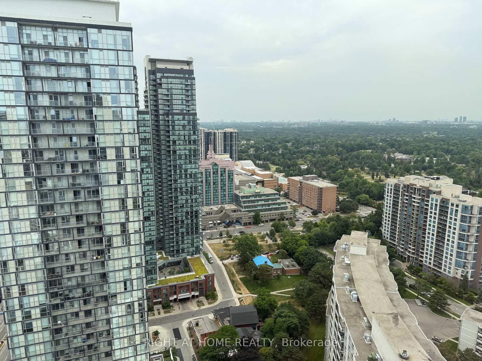 15 Ellerslie Avenue, Unit PH03 thumbnail 18