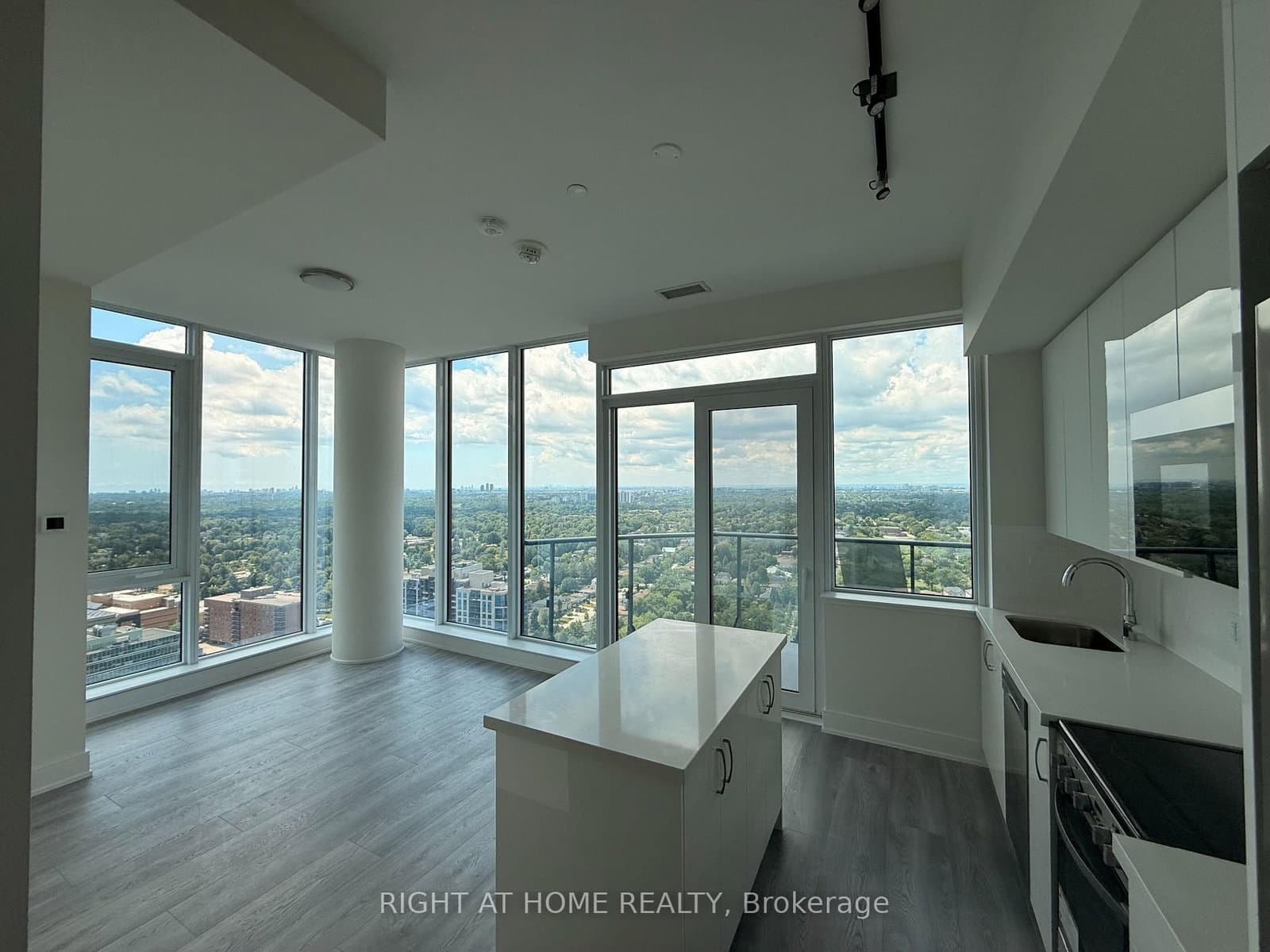 15 Ellerslie Avenue, Unit PH03 thumbnail 2