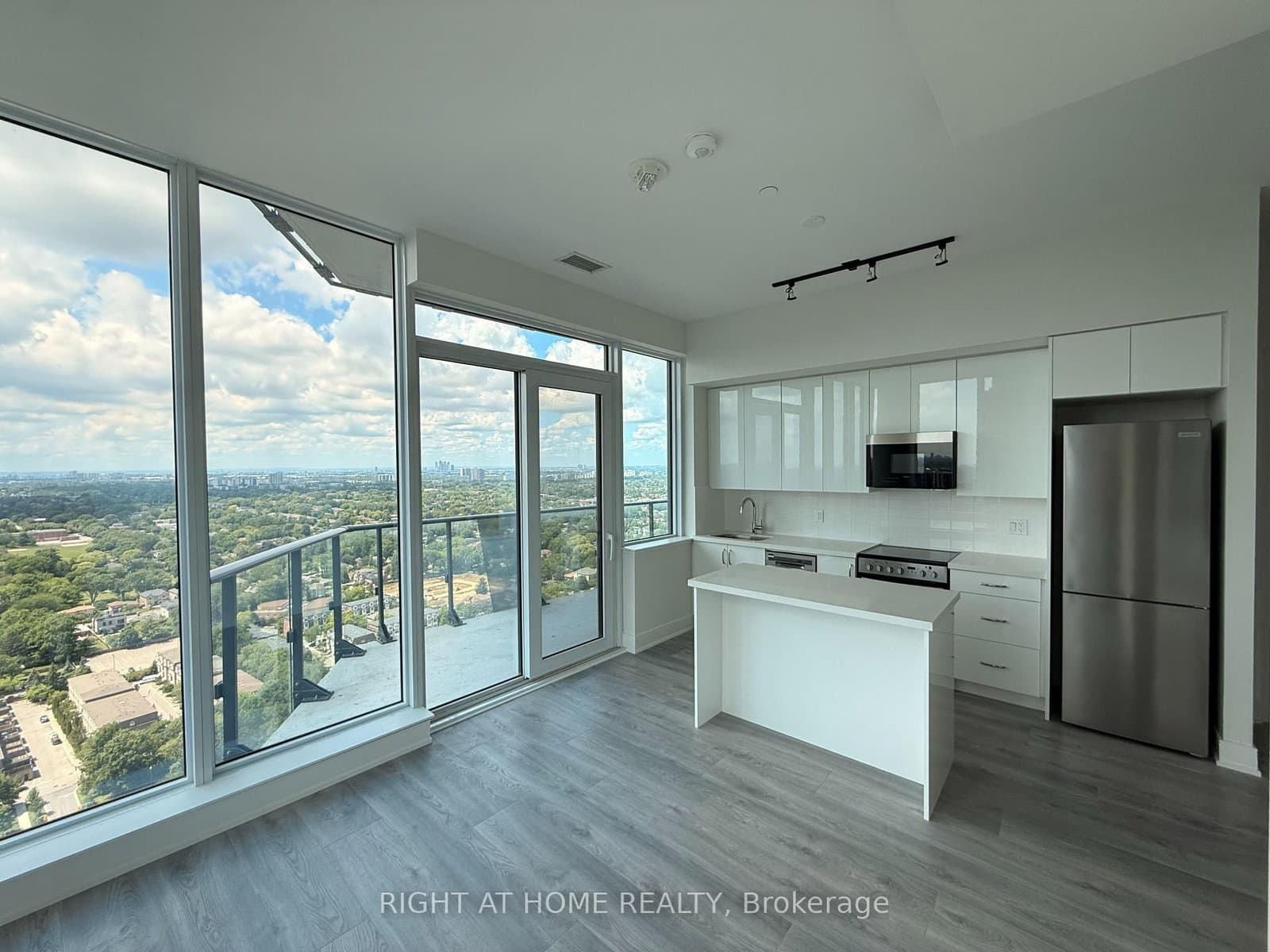 15 Ellerslie Avenue, Unit PH03 thumbnail 3
