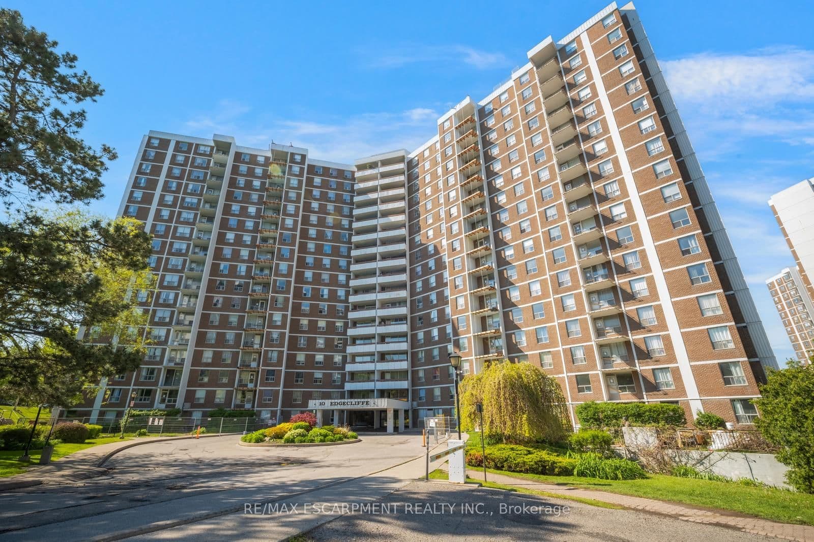 10 Edgecliff Golfway, Unit 206 - Image 1