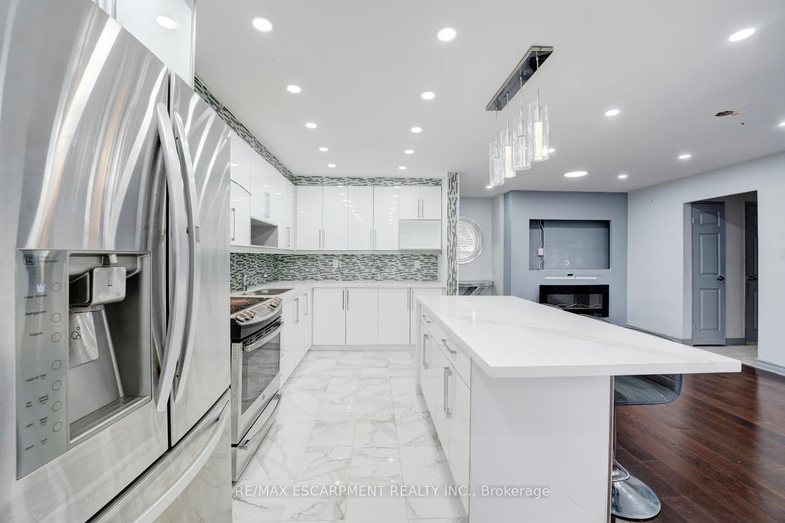 10 Edgecliff Golfway, Unit 206 thumbnail 10
