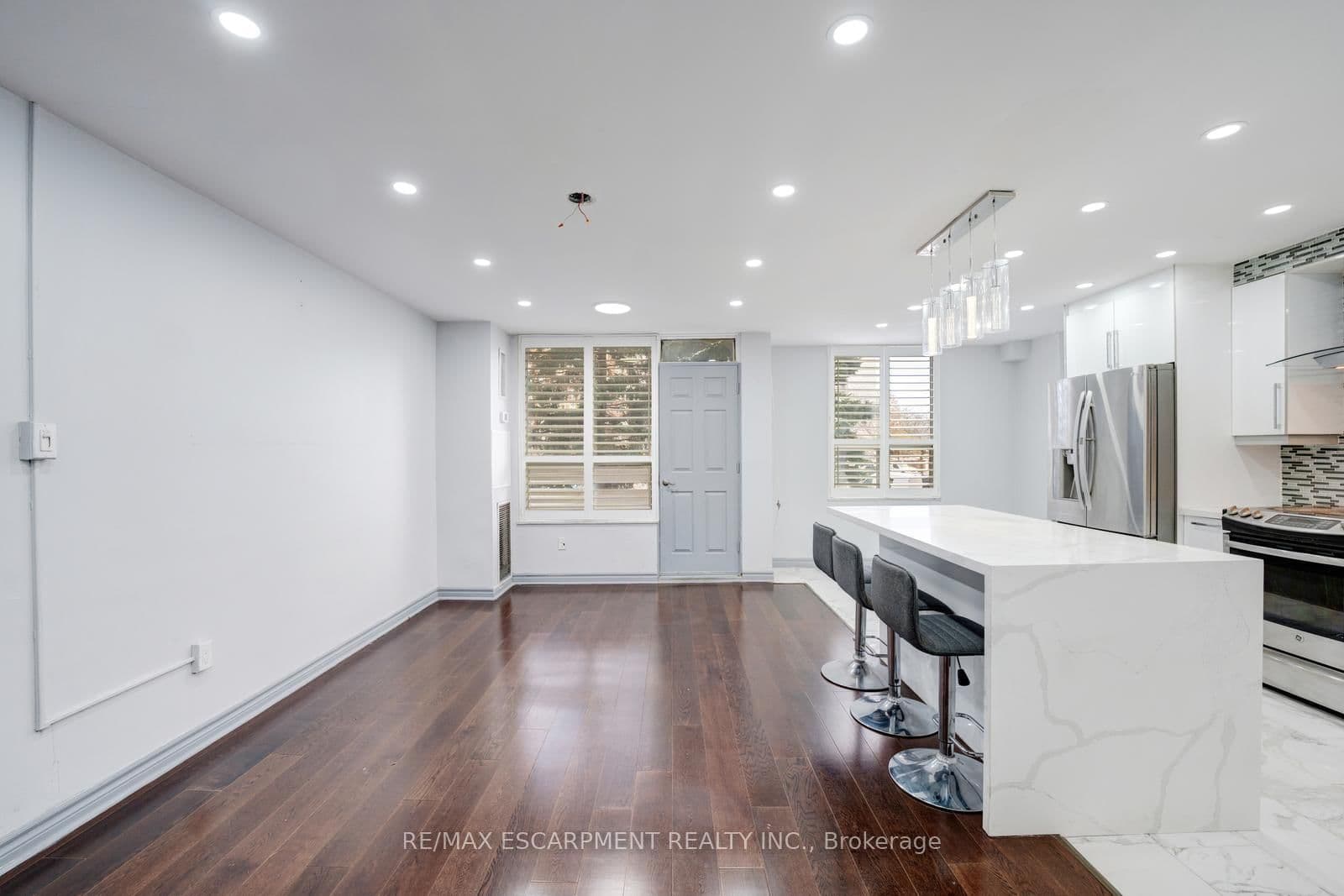 10 Edgecliff Golfway, Unit 206 thumbnail 14