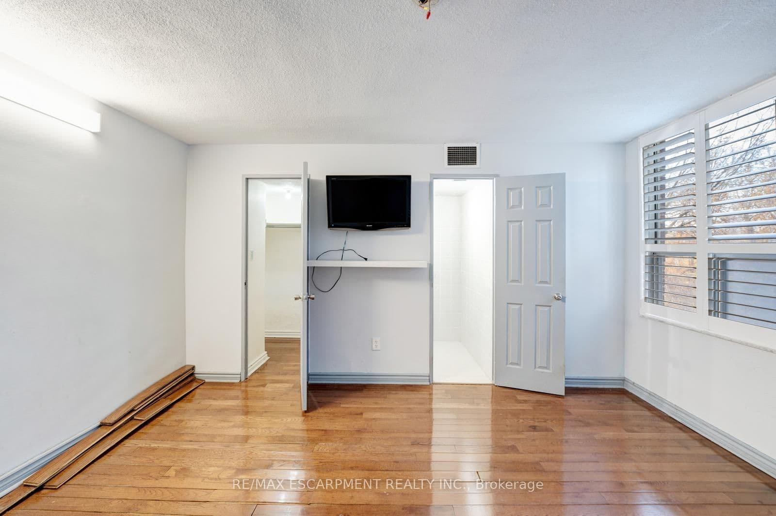 10 Edgecliff Golfway, Unit 206 thumbnail 19