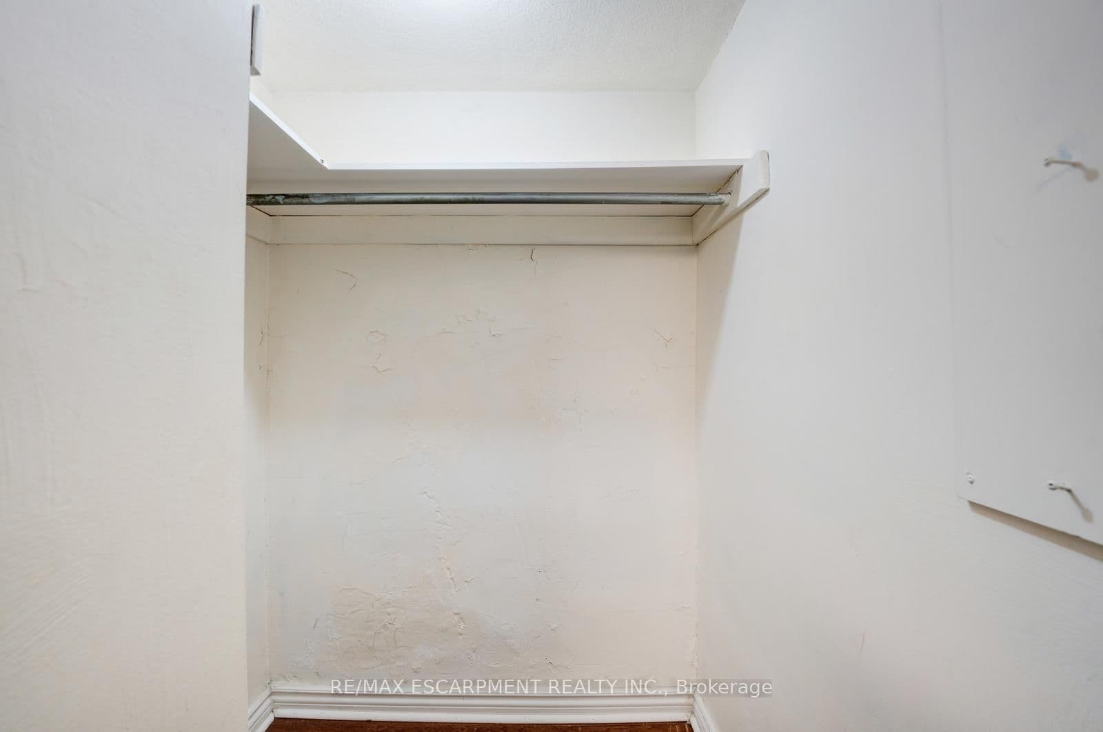 10 Edgecliff Golfway, Unit 206 thumbnail 22