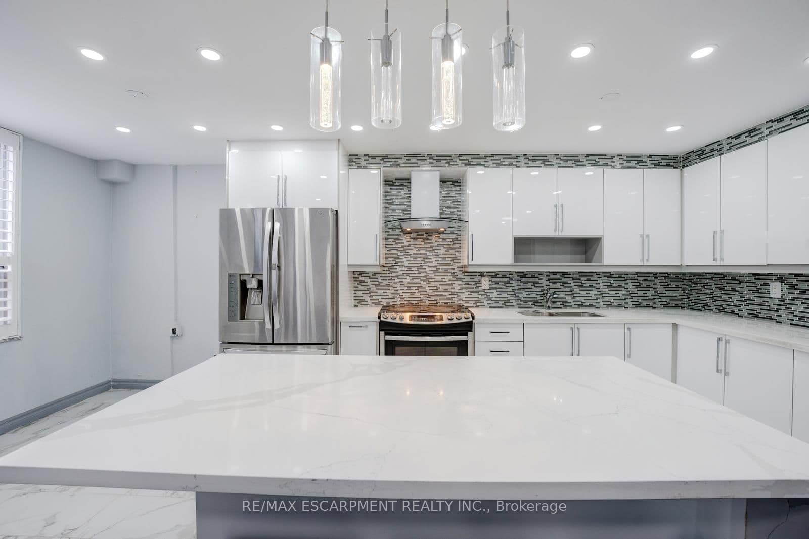 10 Edgecliff Golfway, Unit 206 thumbnail 8