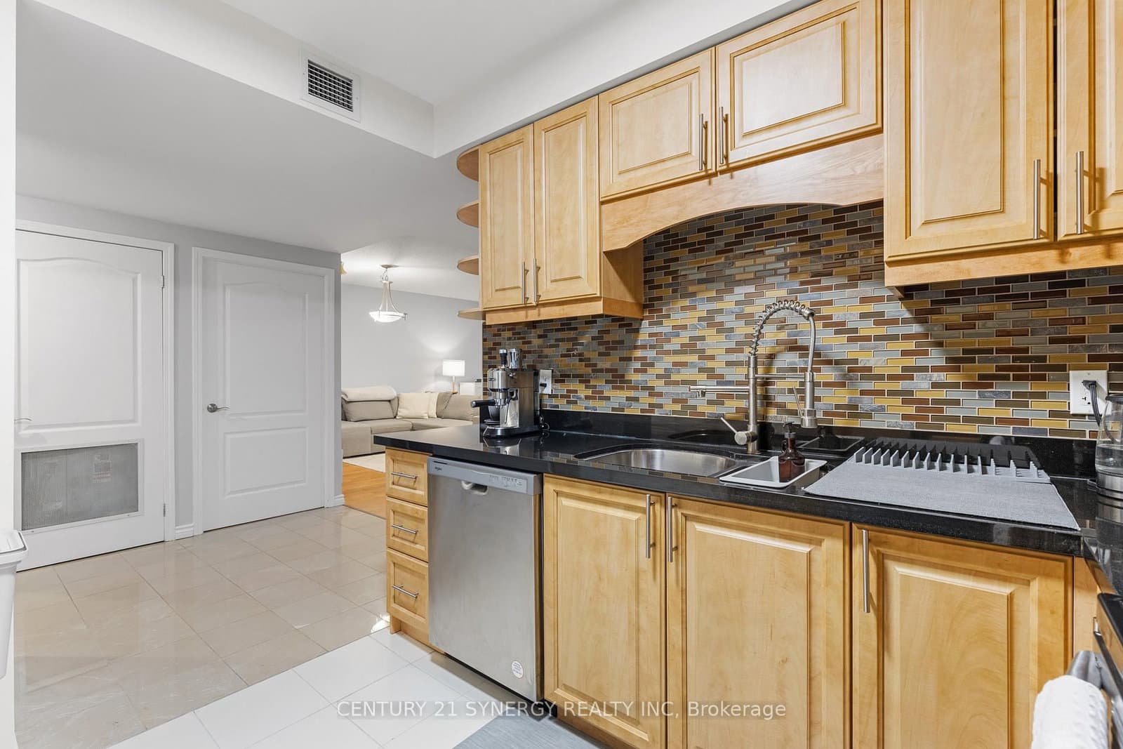 263 Wellington Street W, Unit 306 thumbnail 16