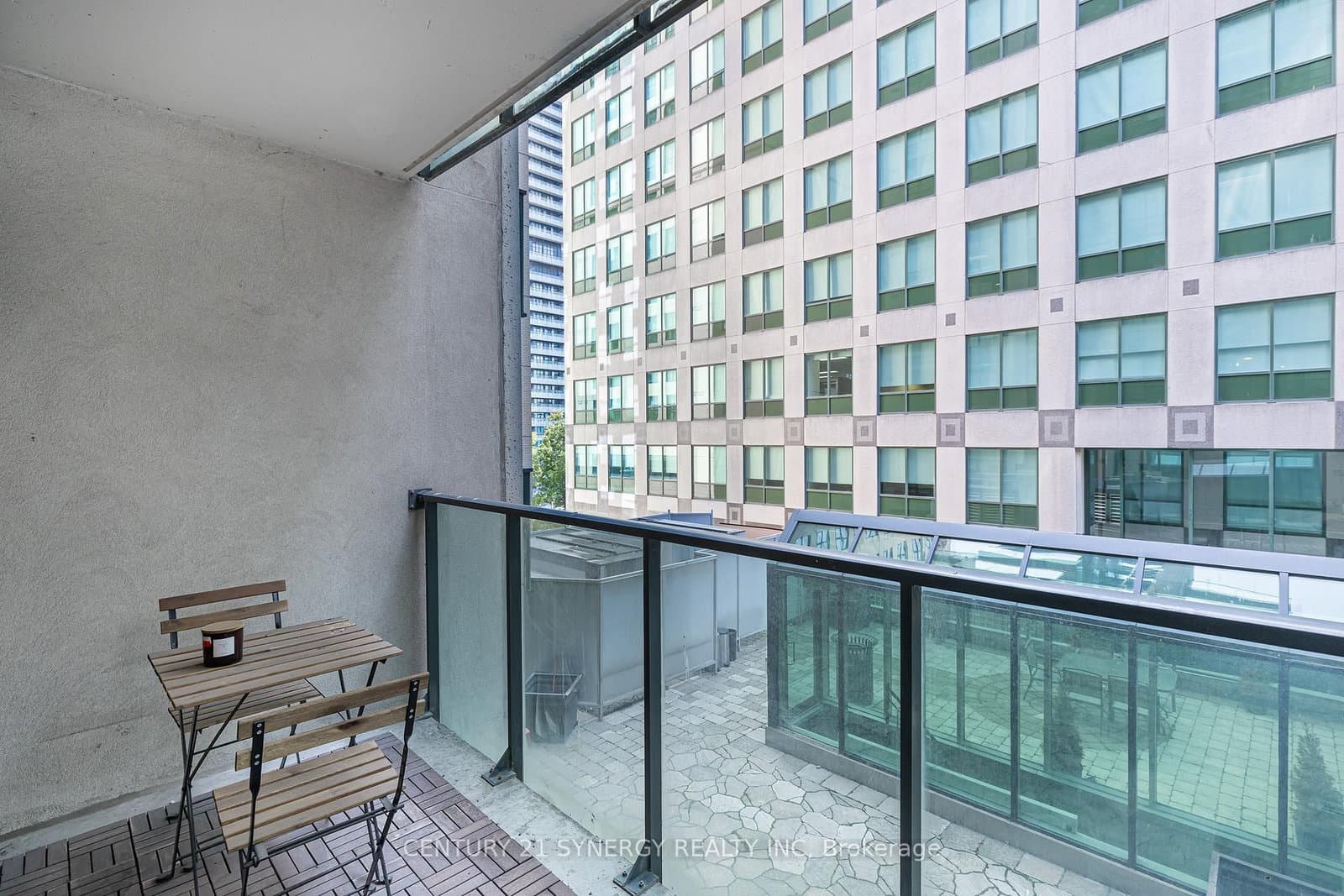 263 Wellington Street W, Unit 306 thumbnail 28