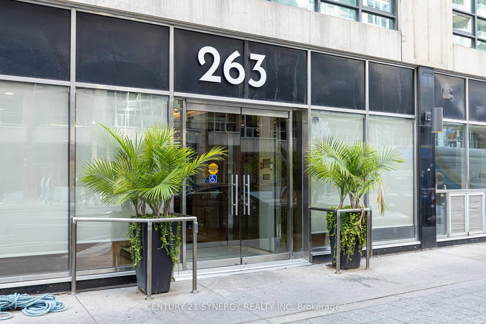 263 Wellington Street W, Unit 306 thumbnail 3