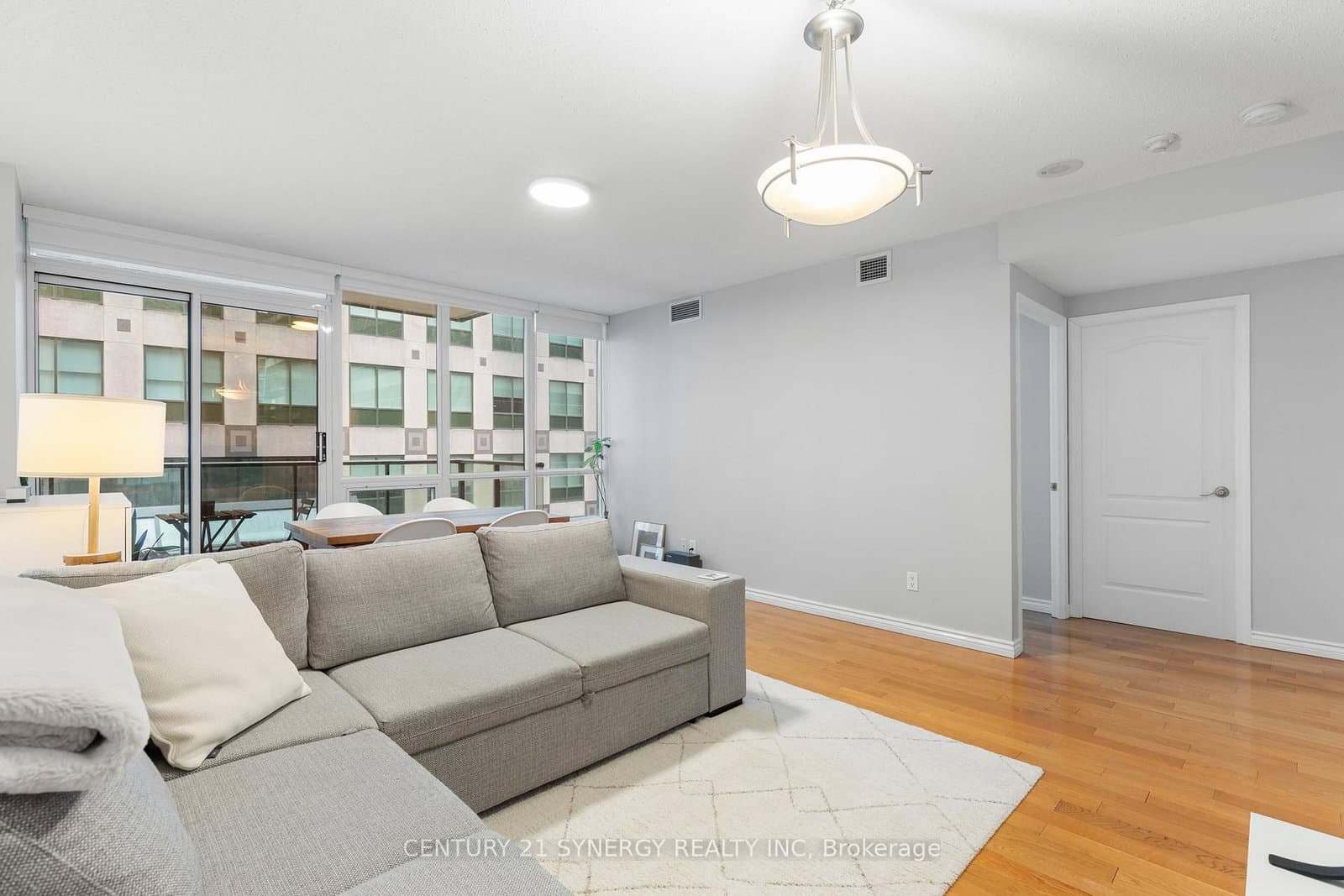 263 Wellington Street W, Unit 306 thumbnail 7