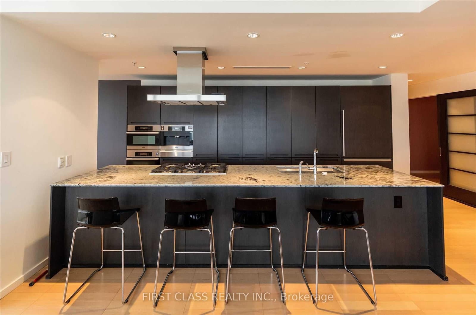 180 University Avenue, Unit 4106 thumbnail 4