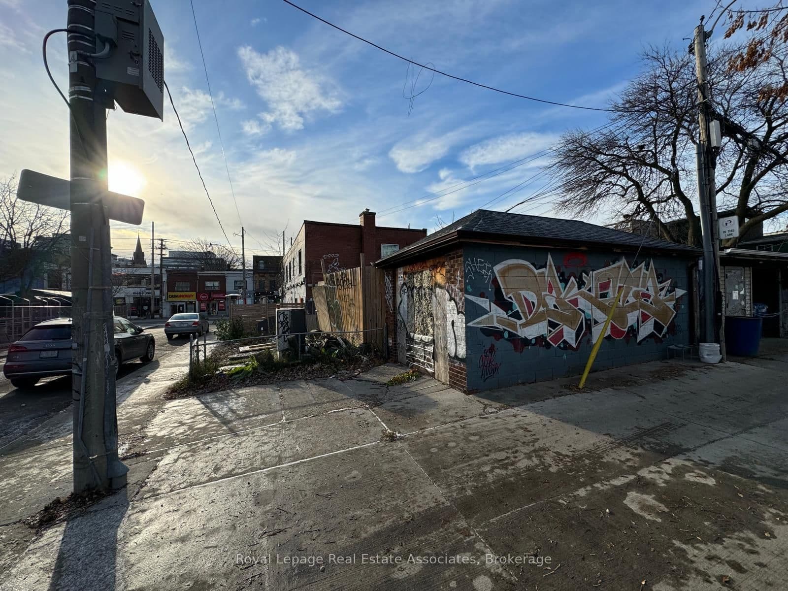 6 Markham Street, Unit (rear) thumbnail 6
