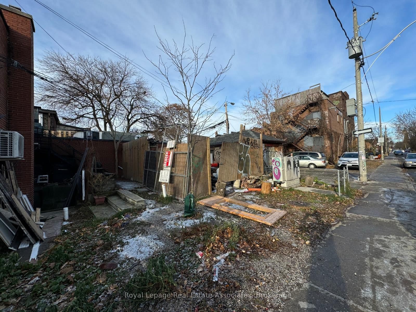 6 Markham Street, Unit (rear) thumbnail 9