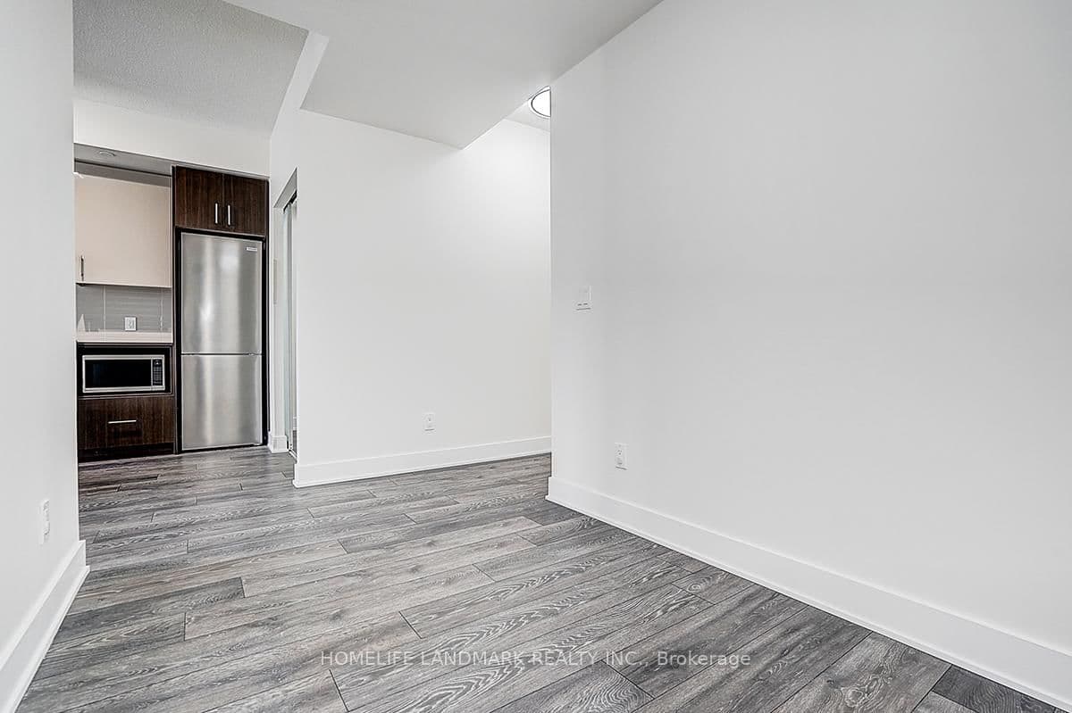 188 Fairview Mall Drive, Unit 309 thumbnail 13