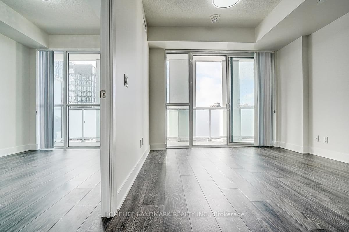 188 Fairview Mall Drive, Unit 309 thumbnail 3