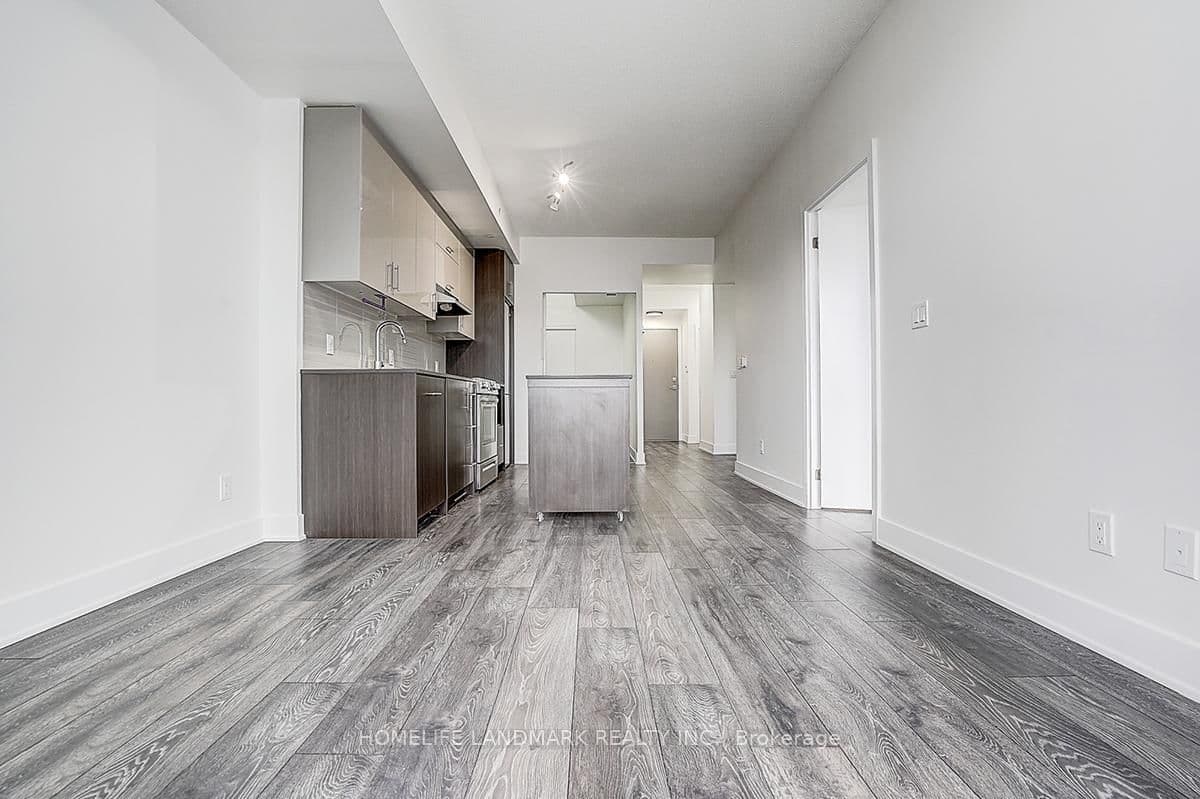 188 Fairview Mall Drive, Unit 309 thumbnail 6
