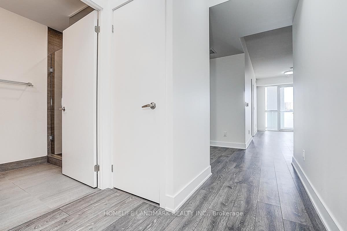 188 Fairview Mall Drive, Unit 309 thumbnail 7