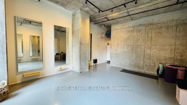 334 Adelaide Street W, Unit 210 thumbnail 6