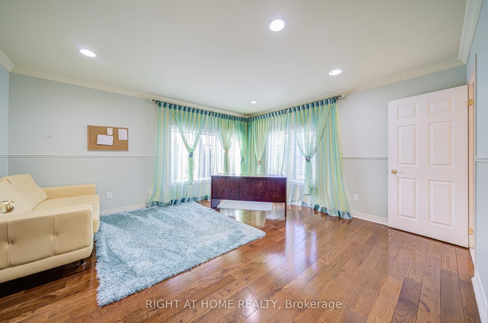 49 Arjay Crescent thumbnail 46