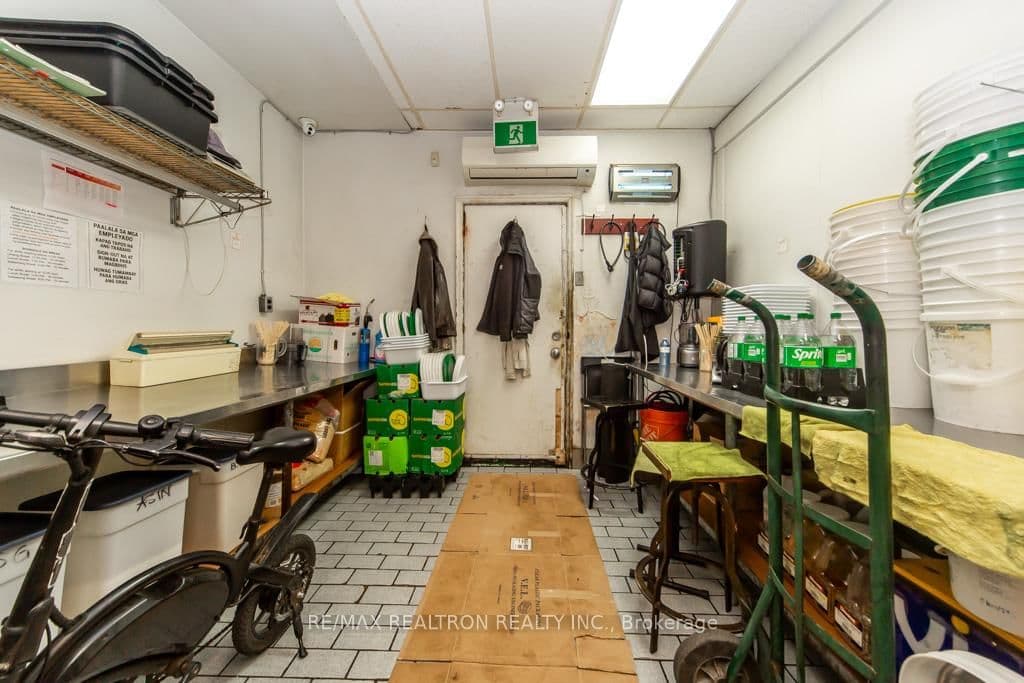 375 Wilson Avenue thumbnail 13